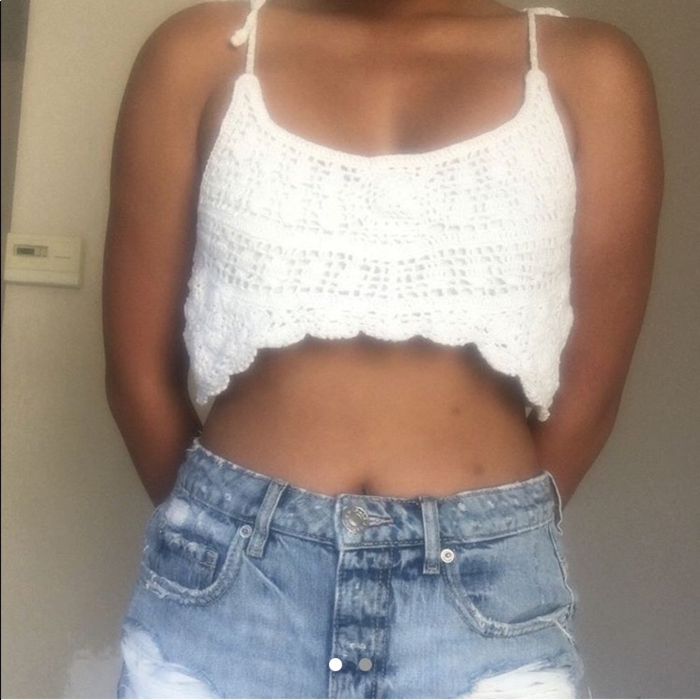 BOHEMIAN CROCHET TOP